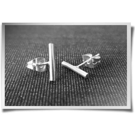 Dainty Rod Studs