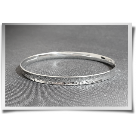 Textured Concave Bangle