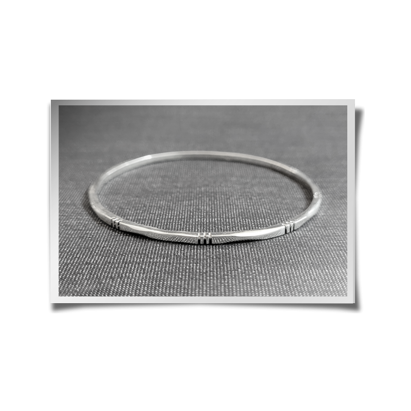 Notched Bangle